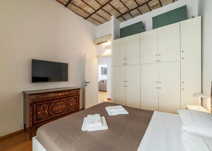 Guesthost - Cancelleria Rooftop Garden Apartment