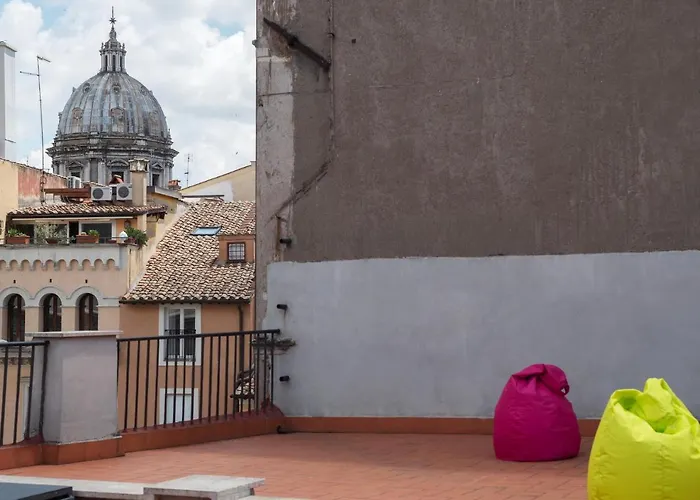 Guesthost - Cancelleria Rooftop Garden Apartment Rome