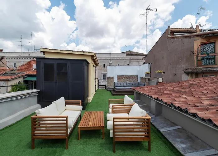 Guesthost - Cancelleria Rooftop Garden Apartment Rome
